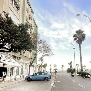 Apartamento Holidays2malaga Tomas De Echeverria 150 Mts To Beach & High Speed Wifi & Parking, Málaga